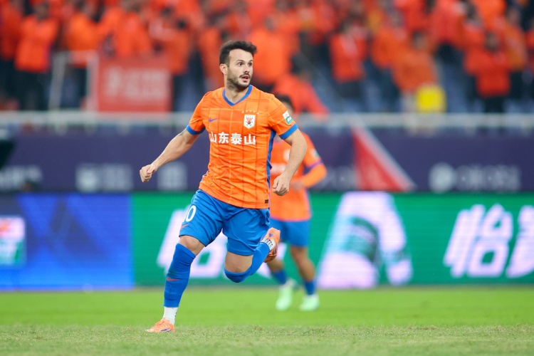 b体育app-媒体人：泰山为瓦科提供1+1合同，双方一拍即合